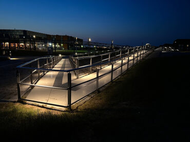 OTG macht 800 m Edelstahl-Geländer für Norddeichpromenade wetterfest