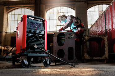 Flexibel, vernetzt, leistungsstark<br/>Fronius Fortis: manuelles MIG/MAG-Schweißen der nächsten Generation 