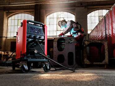 Flexibel, vernetzt, leistungsstark<br/>Fronius Fortis: manuelles MIG/MAG-Schweißen der nächsten Generation 